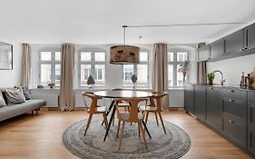 Sanders Regent - Endearing One-Bedroom Apartment Near Central Square